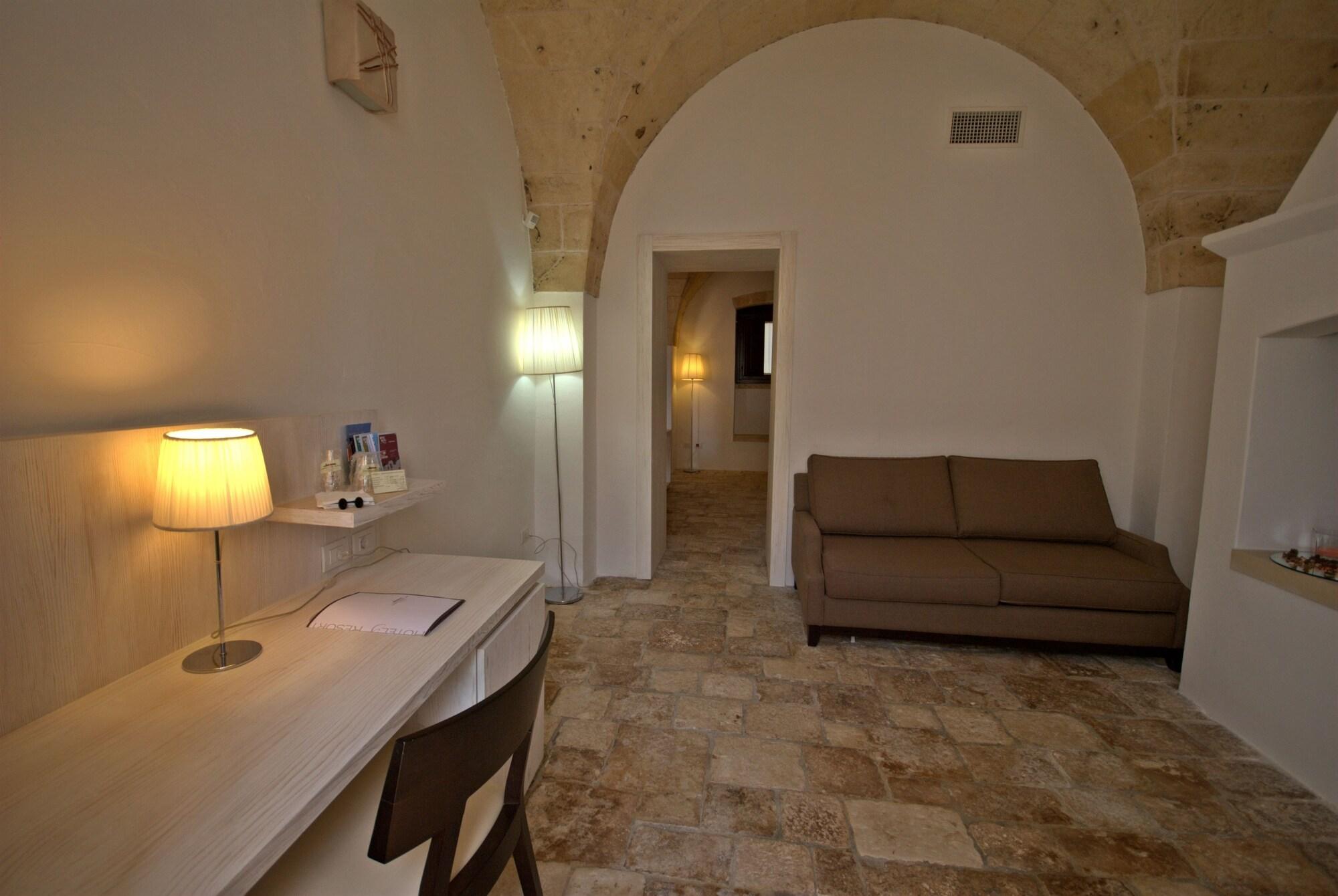 Masseria Corda Di Lana Hotel & Resort Торре-Лапилло Экстерьер фото