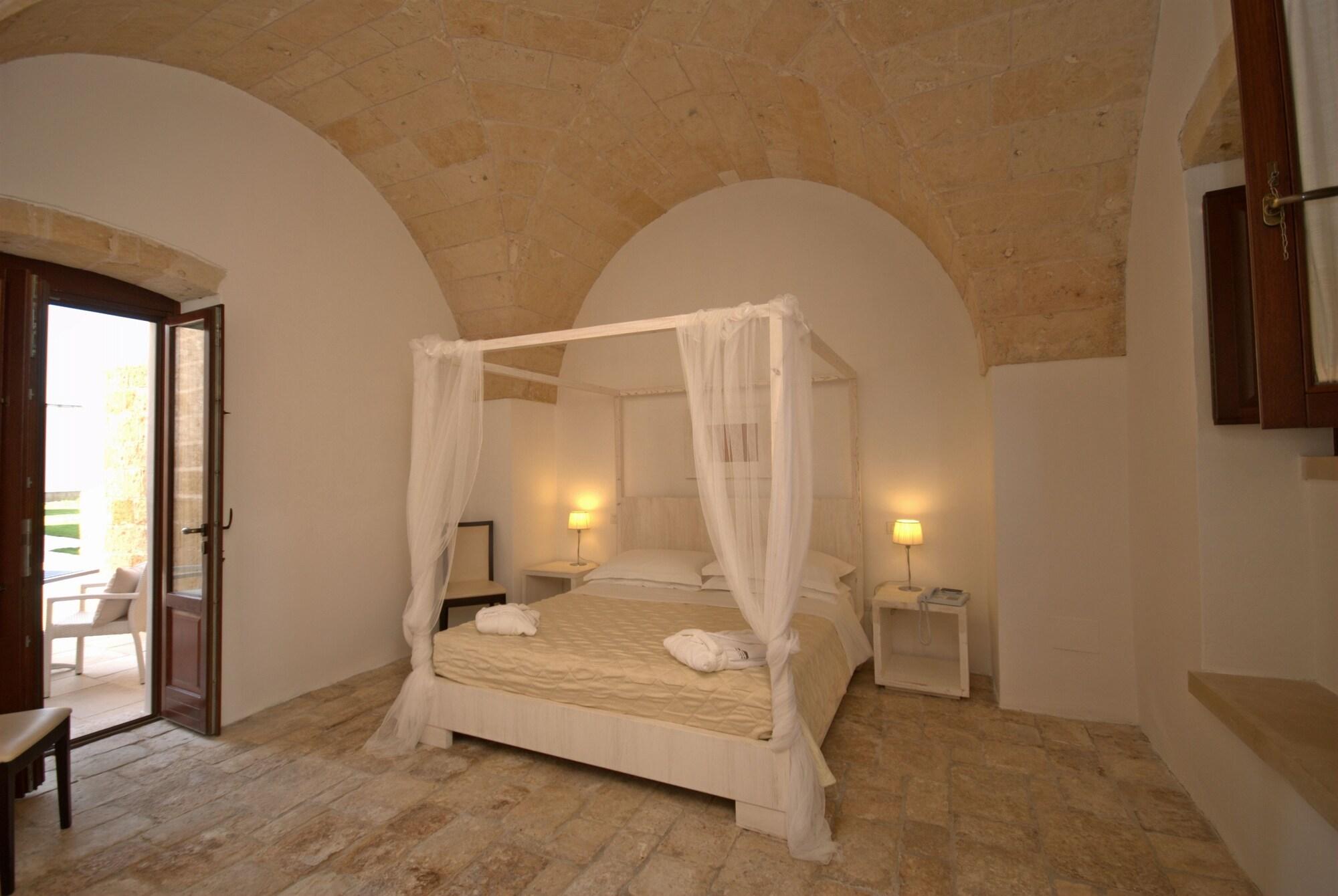 Masseria Corda Di Lana Hotel & Resort Торре-Лапилло Экстерьер фото