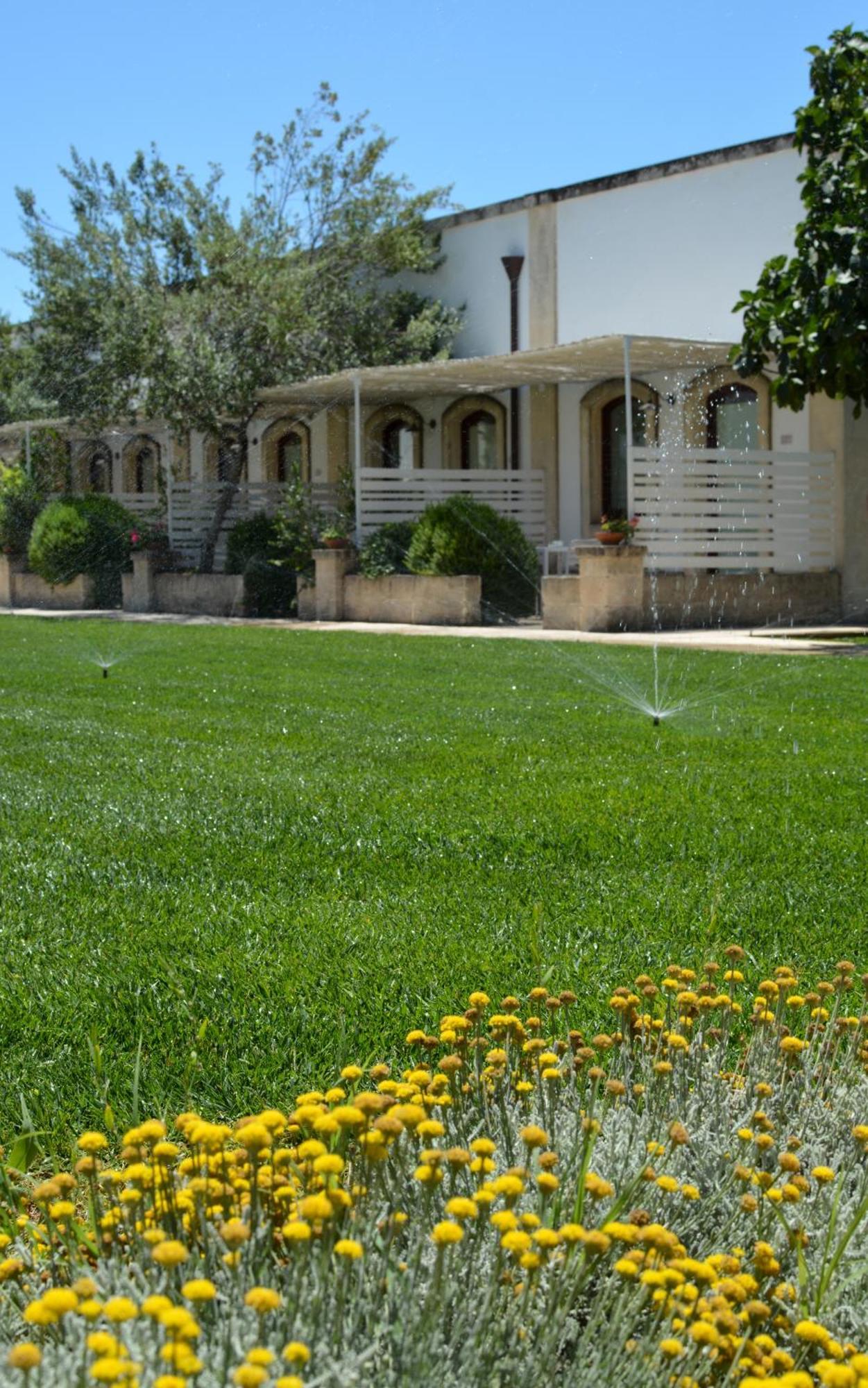 Masseria Corda Di Lana Hotel & Resort Торре-Лапилло Экстерьер фото