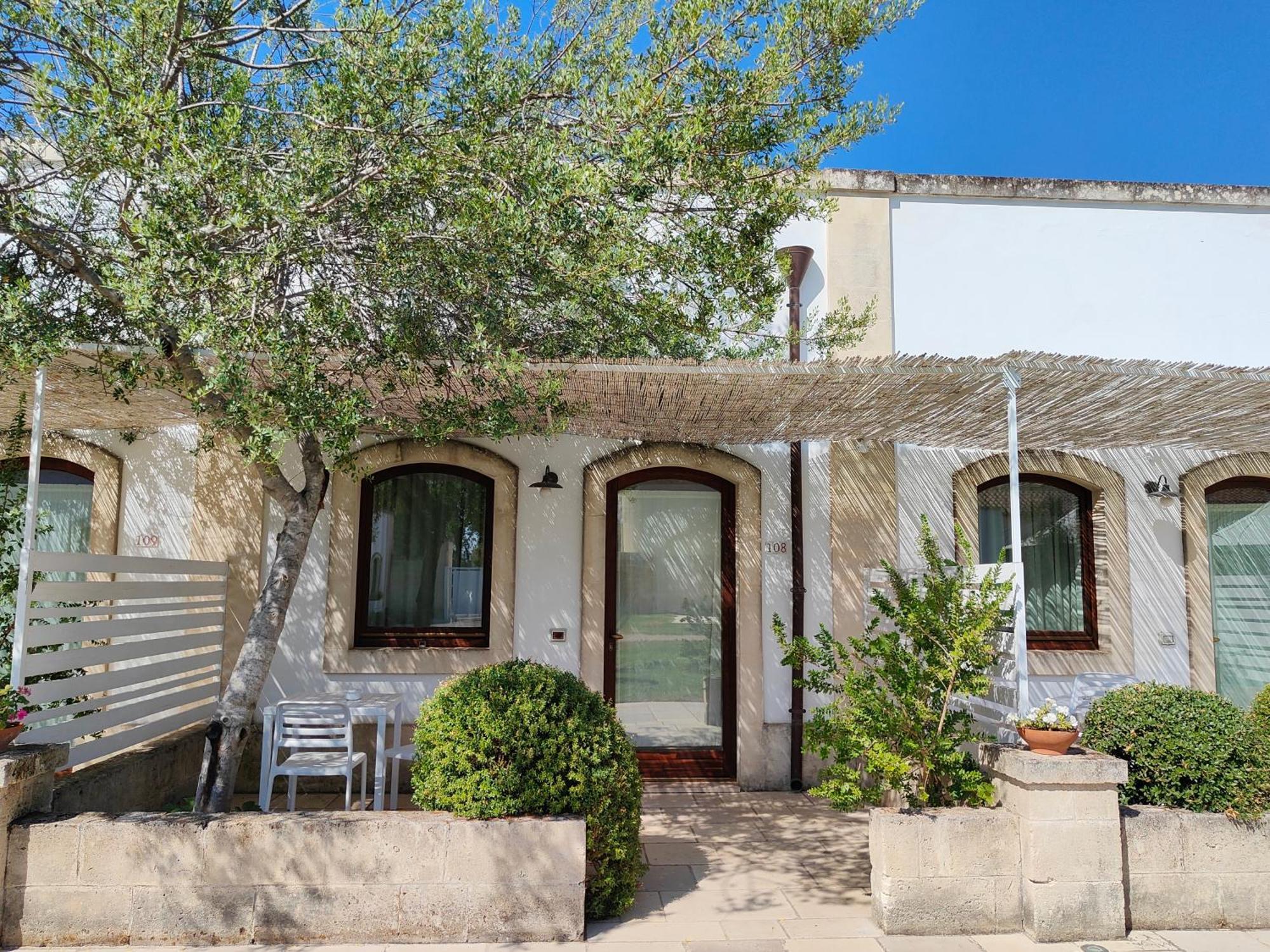 Masseria Corda Di Lana Hotel & Resort Торре-Лапилло Экстерьер фото